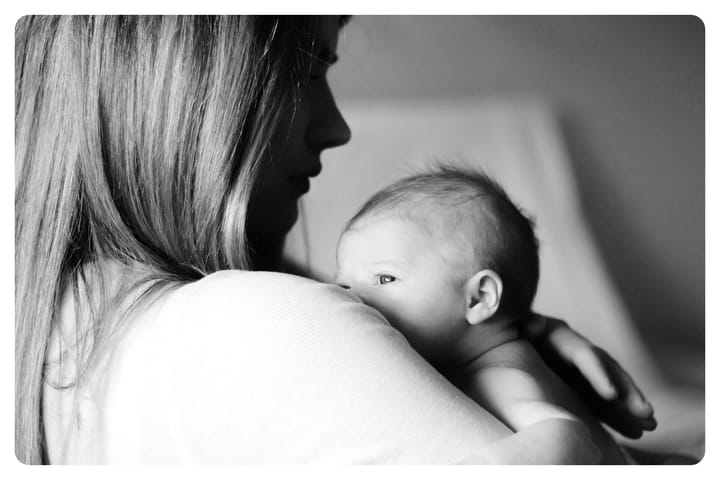 Anyák a hideg a betonon: cikksorozat a szülés utáni mentális egészségről